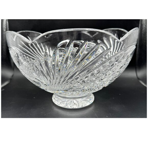 Waterford Cut Crystal The Heritage Of Ireland 10" Bowl With Scalloped Edge - Picture 4 of 11